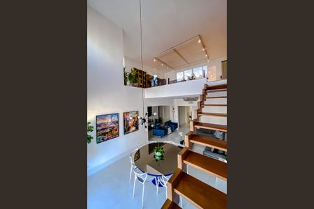 Apartamento à venda com 368m², 6 quartos e 4 vagasEscada