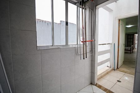Casa à venda com 200m², 4 quartos e 1 vaga Casa à venda com 200m², 4 quartos e 1 vagaLavanderia - Casa 2