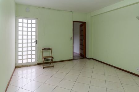 Casa à venda com 200m², 4 quartos e 1 vaga Casa à venda com 200m², 4 quartos e 1 vagaSala - Casa 1