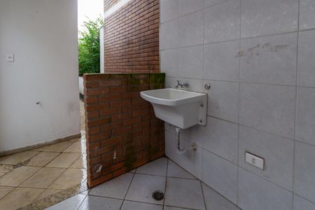 Casa à venda com 200m², 4 quartos e 1 vaga Casa à venda com 200m², 4 quartos e 1 vagaLavanderia - Casa 1