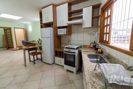 Casa à venda com 200m², 4 quartos e 1 vaga Casa à venda com 200m², 4 quartos e 1 vagaCozinha - Casa 2