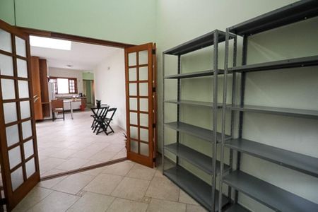 Casa à venda com 200m², 4 quartos e 1 vaga Casa à venda com 200m², 4 quartos e 1 vagaSuíte 1 - Casa 2