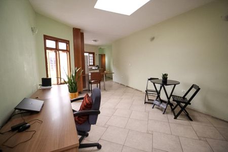 Casa à venda com 200m², 4 quartos e 1 vaga Casa à venda com 200m², 4 quartos e 1 vagaSala - Casa 2