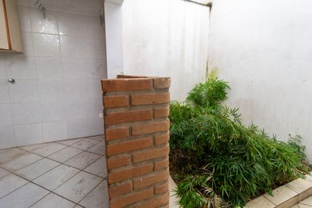 Casa à venda com 200m², 4 quartos e 1 vaga Casa à venda com 200m², 4 quartos e 1 vagaQuintal - Casa 1