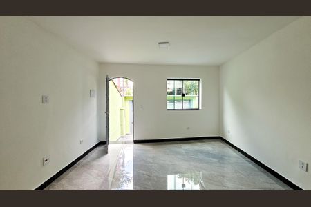 Casa para alugar com 77m², 2 quartos e 1 vaga Casa para alugar com 77m², 2 quartos e 1 vagaSala