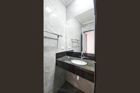 Casa para alugar com 77m², 2 quartos e 1 vaga Casa para alugar com 77m², 2 quartos e 1 vagaBanheiro