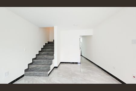 Casa para alugar com 77m², 2 quartos e 1 vaga Casa para alugar com 77m², 2 quartos e 1 vagaSala
