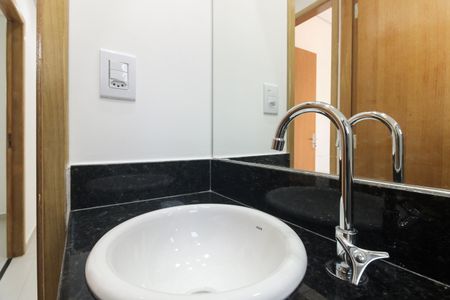 Apartamento à venda com 39m², 2 quartos e sem vaga Apartamento à venda com 39m², 2 quartos e sem vagaBanheiro social