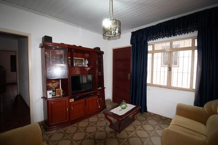 Casa à venda com 217m², 5 quartos e 2 vagasSala