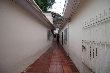 Casa à venda com 217m², 5 quartos e 2 vagasCorredor