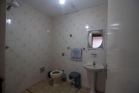 Casa à venda com 217m², 5 quartos e 2 vagasBanheiro