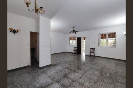 Casa à venda com 400m², 4 quartos e 5 vagasSala