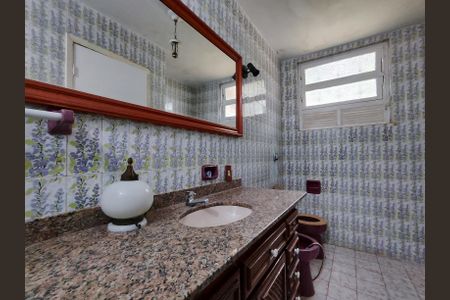 Casa à venda com 400m², 4 quartos e 5 vagasBanheiro da Suíte 1