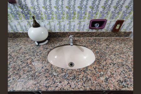 Casa à venda com 400m², 4 quartos e 5 vagasBanheiro da Suíte 1