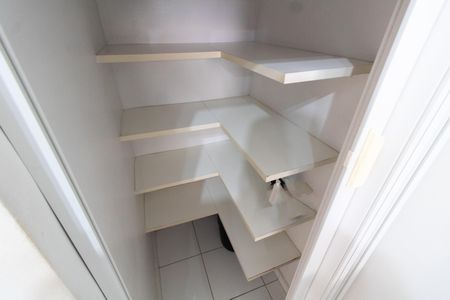 Casa de condomínio à venda com 108m², 3 quartos e 2 vagasDespensa