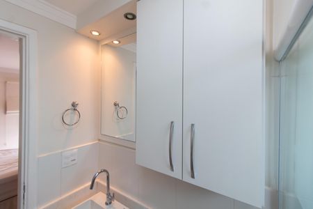 Casa de condomínio à venda com 108m², 3 quartos e 2 vagasBanheiro da Suíte