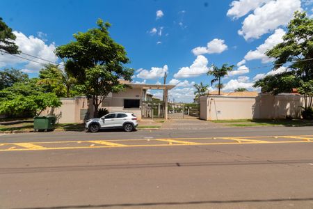Casa de condomínio à venda com 108m², 3 quartos e 2 vagasFachada