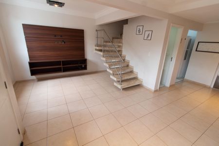 Casa de condomínio à venda com 108m², 3 quartos e 2 vagasSala