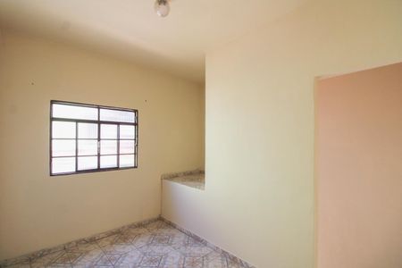 Casa para alugar com 70m², 2 quartos e 1 vaga Casa para alugar com 70m², 2 quartos e 1 vagaSala