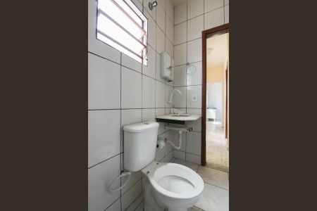 Casa para alugar com 70m², 2 quartos e 1 vaga Casa para alugar com 70m², 2 quartos e 1 vagaBanheiro