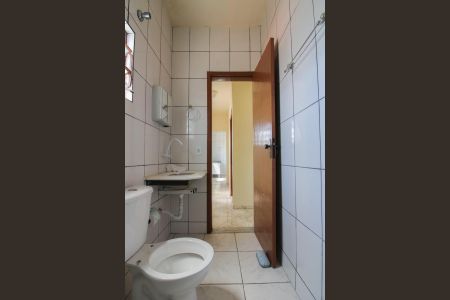 Casa para alugar com 70m², 2 quartos e 1 vaga Casa para alugar com 70m², 2 quartos e 1 vagaBanheiro