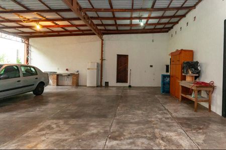 Casa à venda com 170m², 1 quarto e 6 vagasÁrea comum