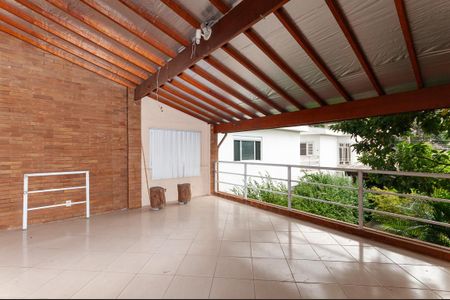 Casa à venda com 170m², 1 quarto e 6 vagasÁrea comum