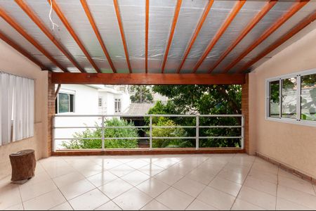 Casa à venda com 170m², 1 quarto e 6 vagasÁrea comum