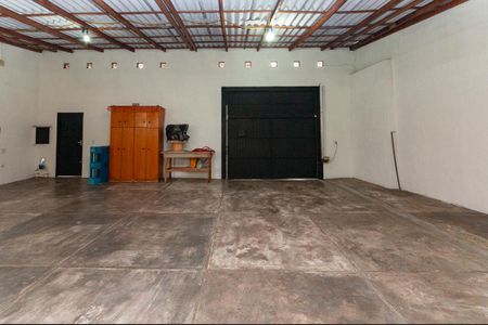 Casa à venda com 170m², 1 quarto e 6 vagasÁrea comum