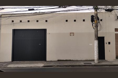 Casa à venda com 170m², 1 quarto e 6 vagasFachada