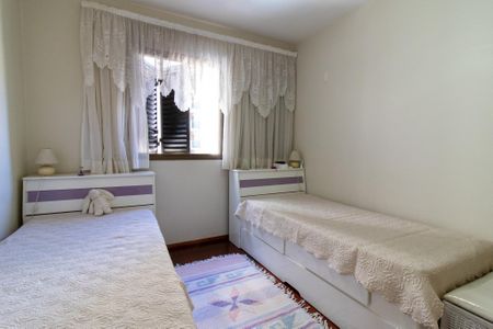 Apartamento à venda com 156m², 3 quartos e 2 vagas Apartamento à venda com 156m², 3 quartos e 2 vagasQuarto 1