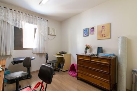 Apartamento à venda com 156m², 3 quartos e 2 vagas Apartamento à venda com 156m², 3 quartos e 2 vagasQuarto 2