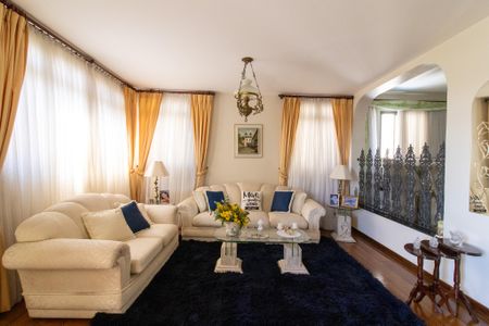 Apartamento à venda com 156m², 3 quartos e 2 vagas Apartamento à venda com 156m², 3 quartos e 2 vagasSala