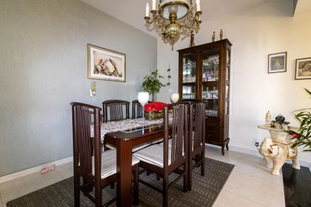 Apartamento à venda com 156m², 3 quartos e 2 vagas Apartamento à venda com 156m², 3 quartos e 2 vagasSala