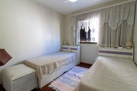 Apartamento à venda com 156m², 3 quartos e 2 vagas Apartamento à venda com 156m², 3 quartos e 2 vagasQuarto 1