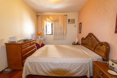 Apartamento à venda com 156m², 3 quartos e 2 vagas Apartamento à venda com 156m², 3 quartos e 2 vagasSuíte