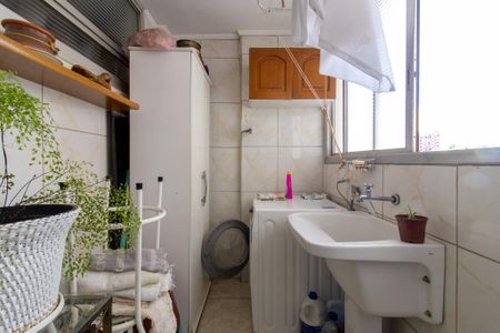 Apartamento à venda com 156m², 3 quartos e 2 vagas Apartamento à venda com 156m², 3 quartos e 2 vagasÁrea de Serviço