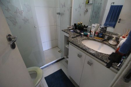 Apartamento à venda com 69m², 2 quartos e sem vagaBanheiro da Suíte