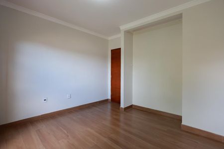 Casa à venda com 500m², 3 quartos e 4 vagasCasa 1 - Quarto 1