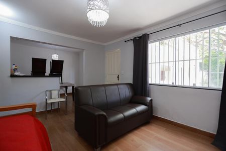 Casa à venda com 500m², 3 quartos e 4 vagasCasa 2 - Sala de estar