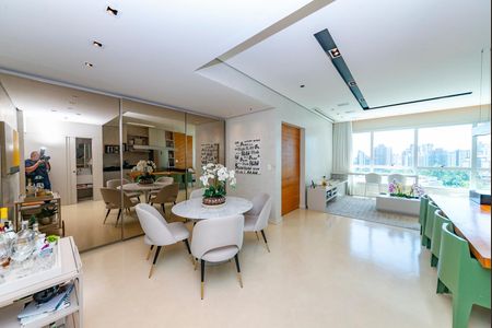 Apartamento à venda com 76m², 1 quarto e 1 vagaSala