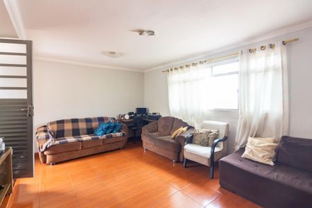 Casa à venda com 215m², 4 quartos e 2 vagas Casa à venda com 215m², 4 quartos e 2 vagasSala