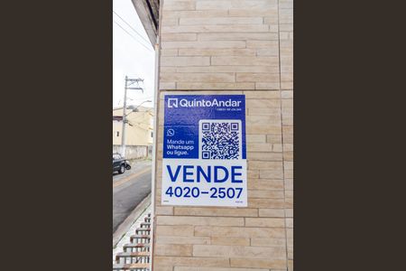 Casa à venda com 215m², 4 quartos e 2 vagas Casa à venda com 215m², 4 quartos e 2 vagasPlaca de Anuncio