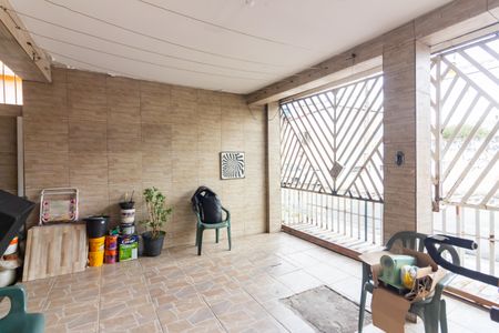 Casa à venda com 215m², 4 quartos e 2 vagas Casa à venda com 215m², 4 quartos e 2 vagasGaragem