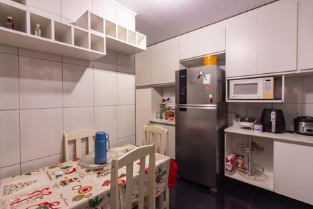 Casa à venda com 215m², 4 quartos e 2 vagas Casa à venda com 215m², 4 quartos e 2 vagasCozinha 1