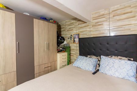 Casa à venda com 215m², 4 quartos e 2 vagas Casa à venda com 215m², 4 quartos e 2 vagasQuarto 5