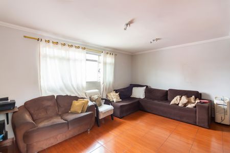 Casa à venda com 215m², 4 quartos e 2 vagas Casa à venda com 215m², 4 quartos e 2 vagasSala