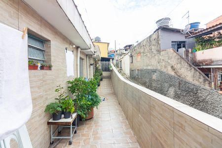 Casa à venda com 215m², 4 quartos e 2 vagas Casa à venda com 215m², 4 quartos e 2 vagasSacada