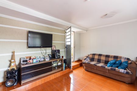 Casa à venda com 215m², 4 quartos e 2 vagas Casa à venda com 215m², 4 quartos e 2 vagasSala