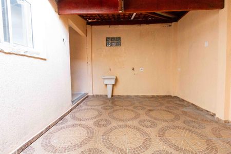 Casa de condomínio à venda com 71m², 2 quartos e 2 vagas Casa de condomínio à venda com 71m², 2 quartos e 2 vagasQuintal e Área de Serviço